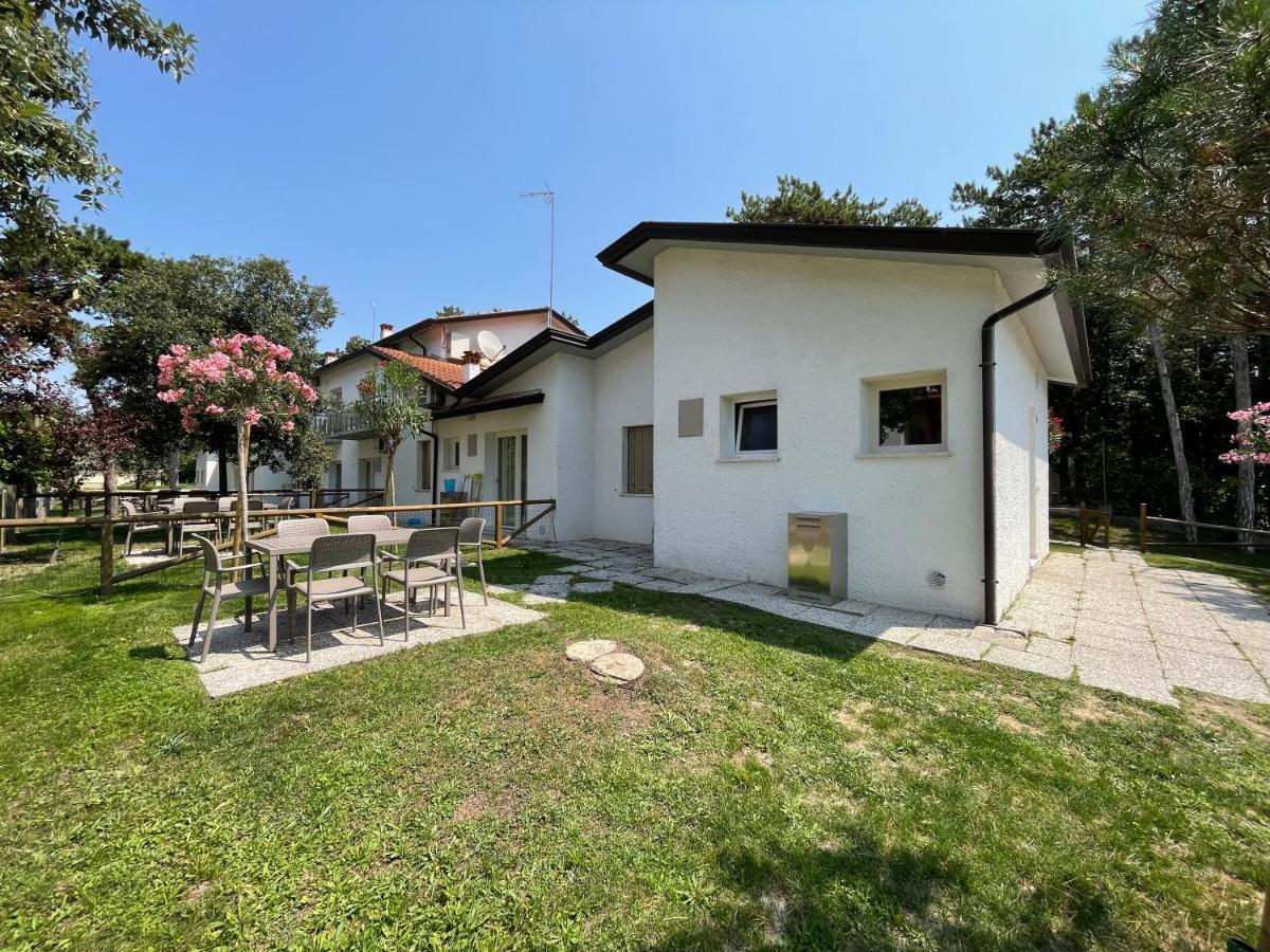 Villaggio Pineta Бибионе Екстериор снимка